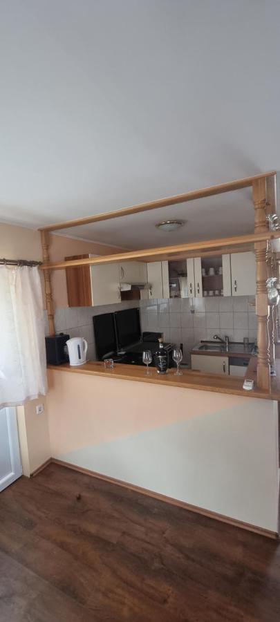 Kod Slaveka Apartment Kostanjevac Exterior foto